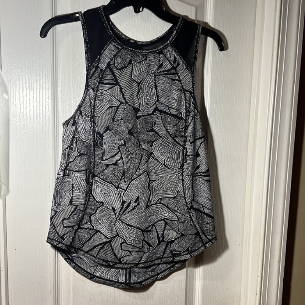 Lululemon Sculpt Tank  Size 6/8